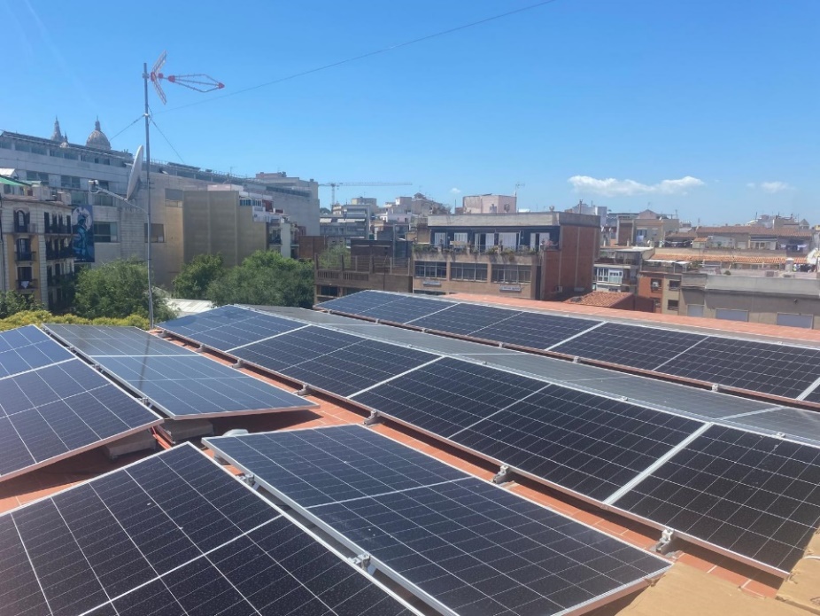 Instalación de paneles en cubierta